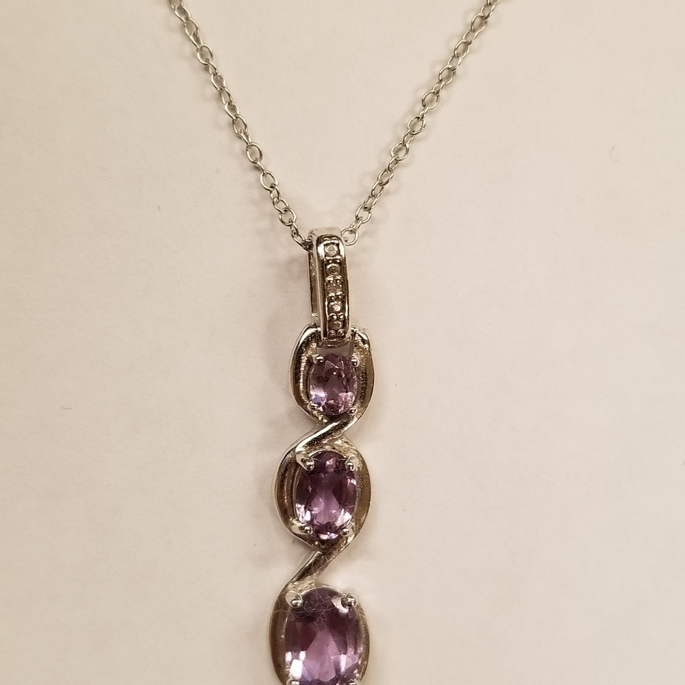 Pendant with neckless - Picture 2 of 2